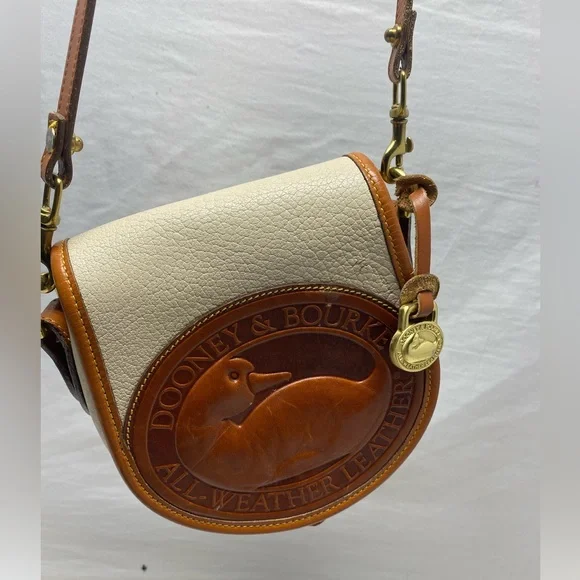 VINTAGE Dooney & Bourke Big duck Crossbody -Shoulder-BAG LEATHER WOMENS BEAUTY - Picture 3 of 16
